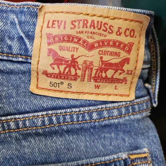 Levi's 501 Women's Distressed Blue Jeans - Picture 7 of 8
